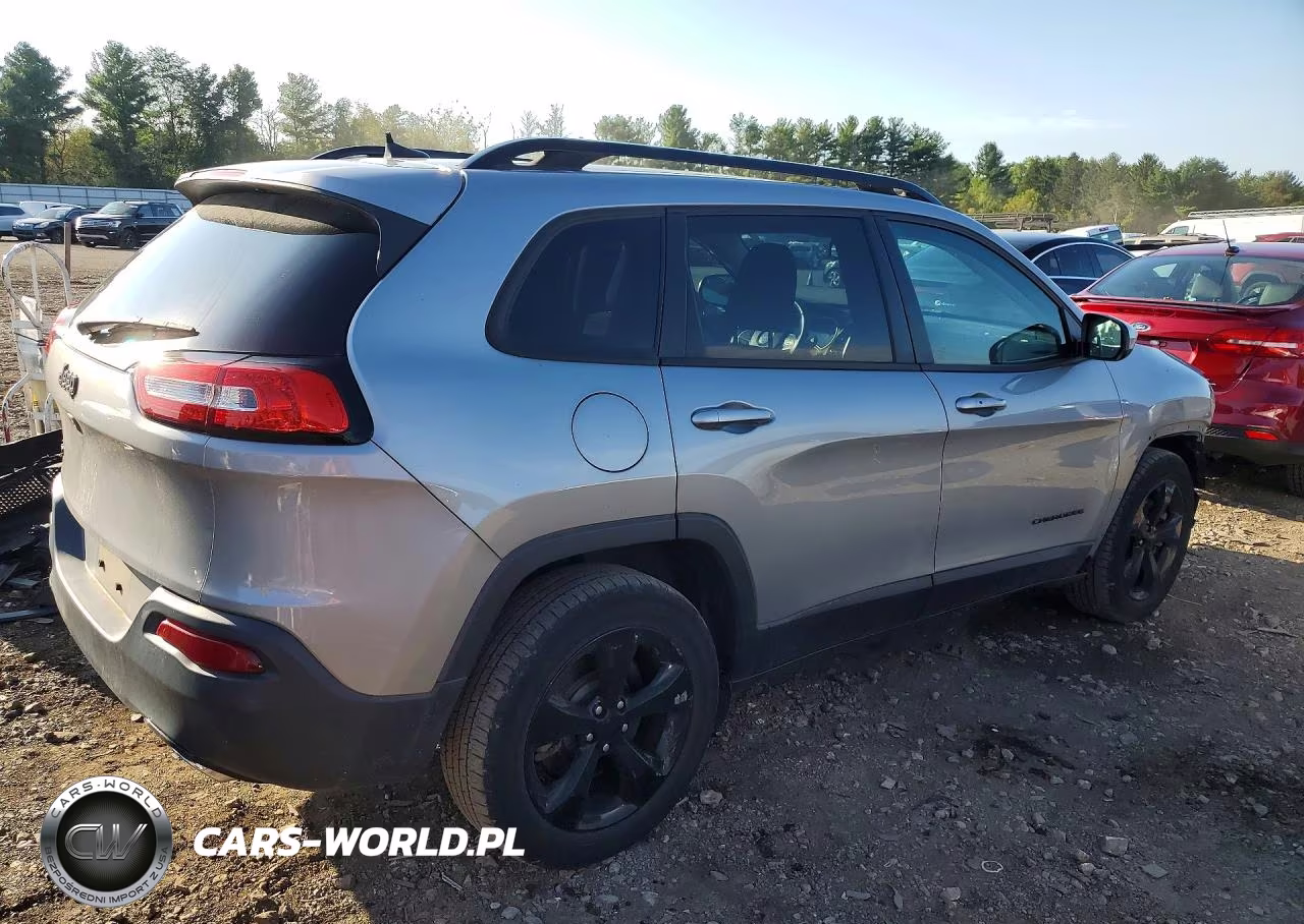 2016 Jeep Cherokee Latitude VIN:1C4PJMCS7GW103326 - 3