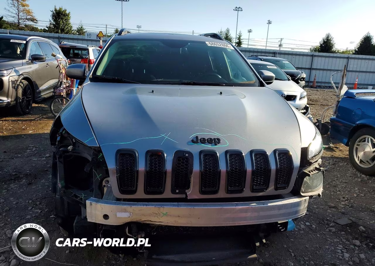 2016 Jeep Cherokee Latitude VIN:1C4PJMCS7GW103326 - 5