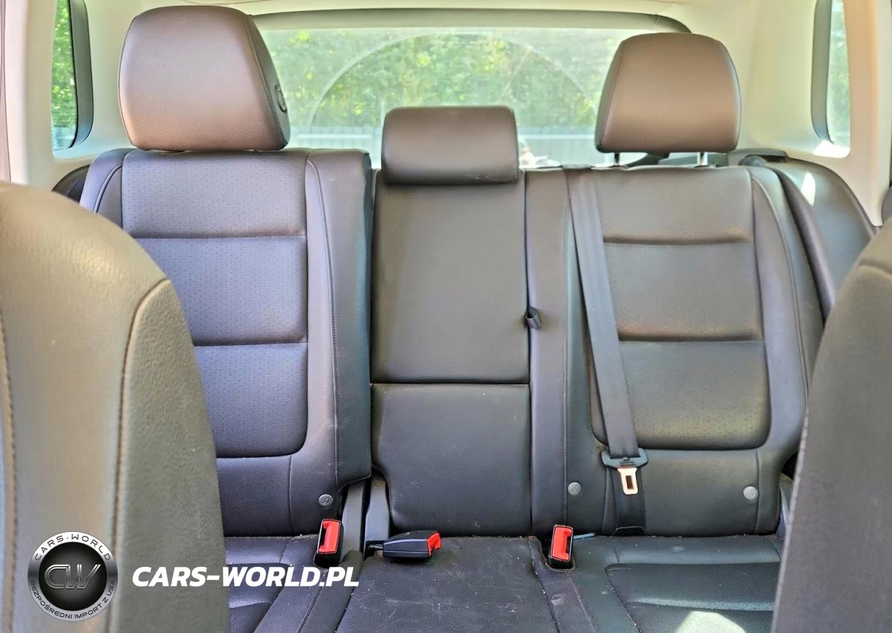 2016 Volkswagen Tiguan S VIN:WVGBV7AX8GW545445 - 10