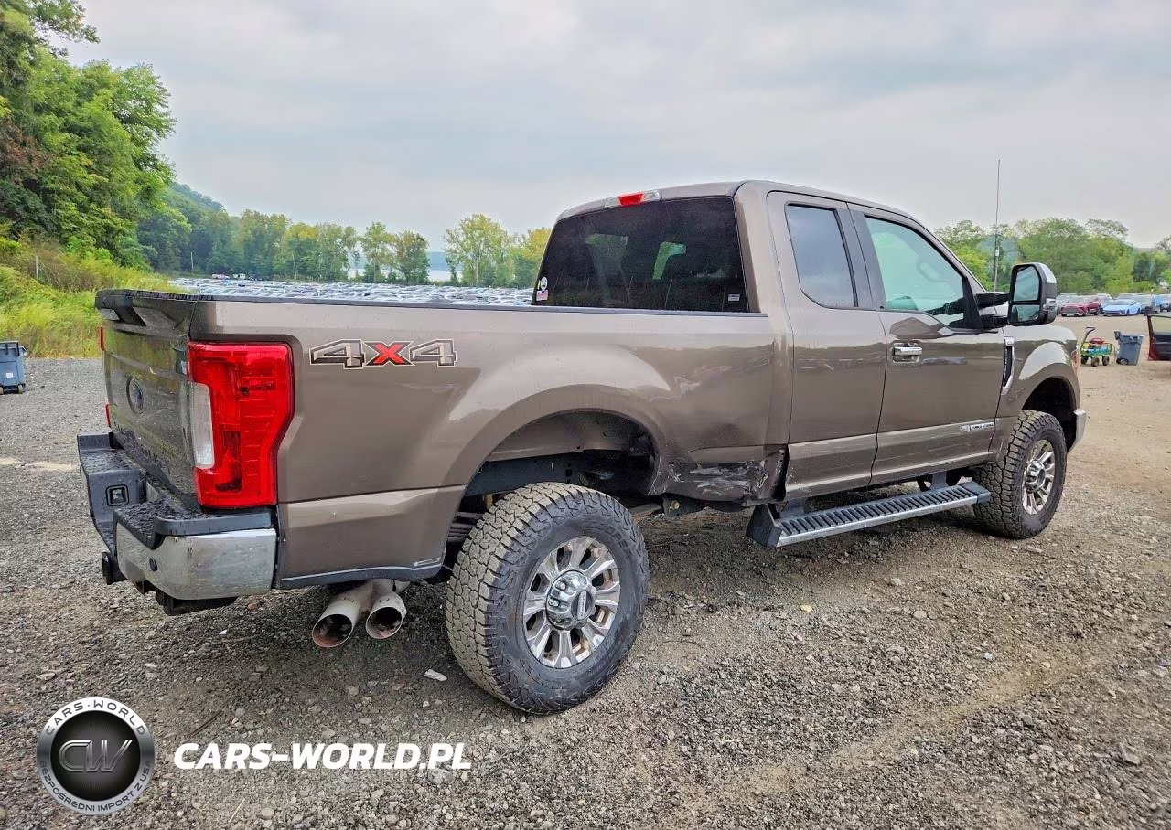 2017 Ford F350 Super Duty VIN:1FT8X3BT5HEB38512 - 3