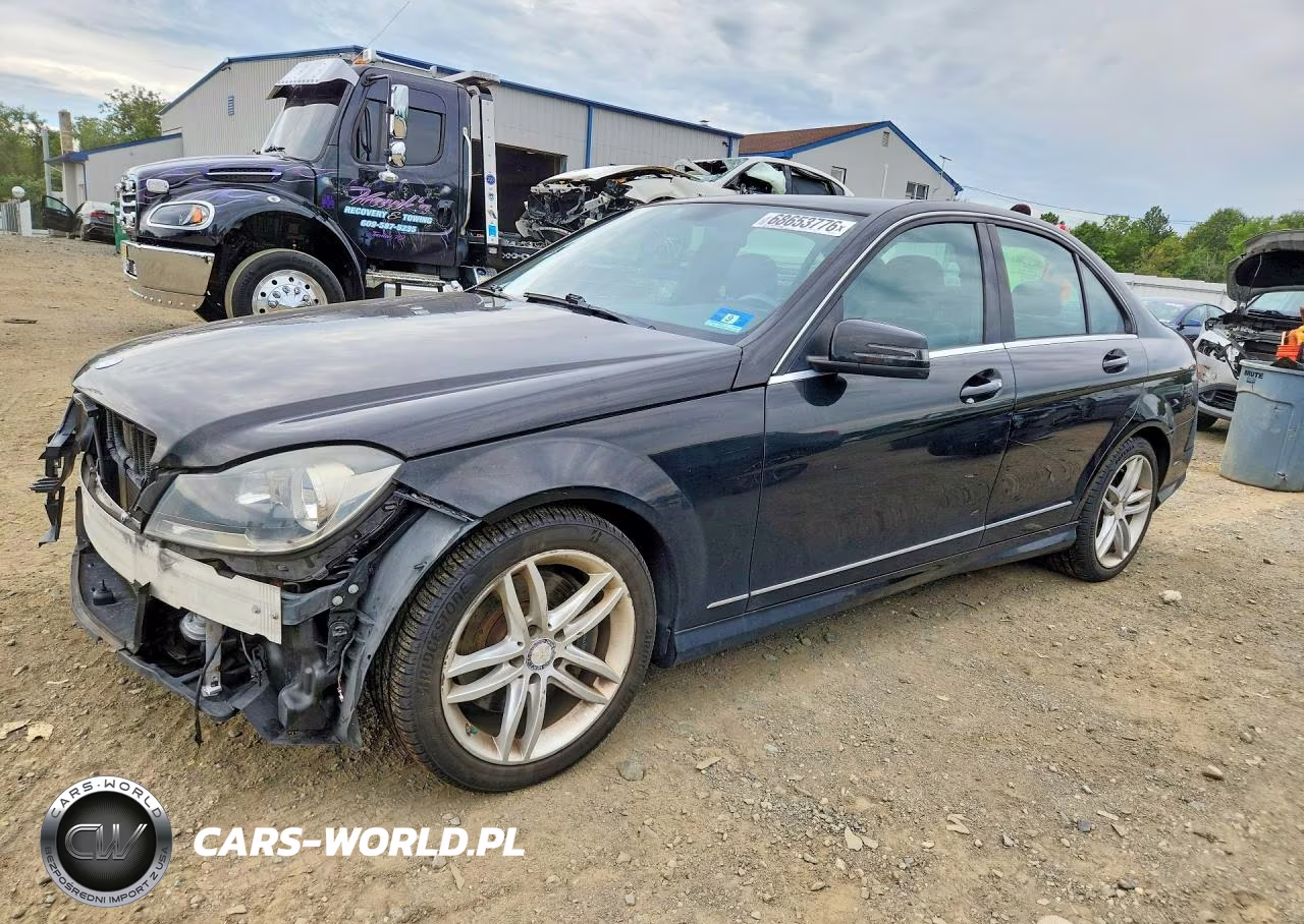 2014 Mercedes-Benz C 300 4Matic VIN:WDDGF8AB7EA935020 - 1