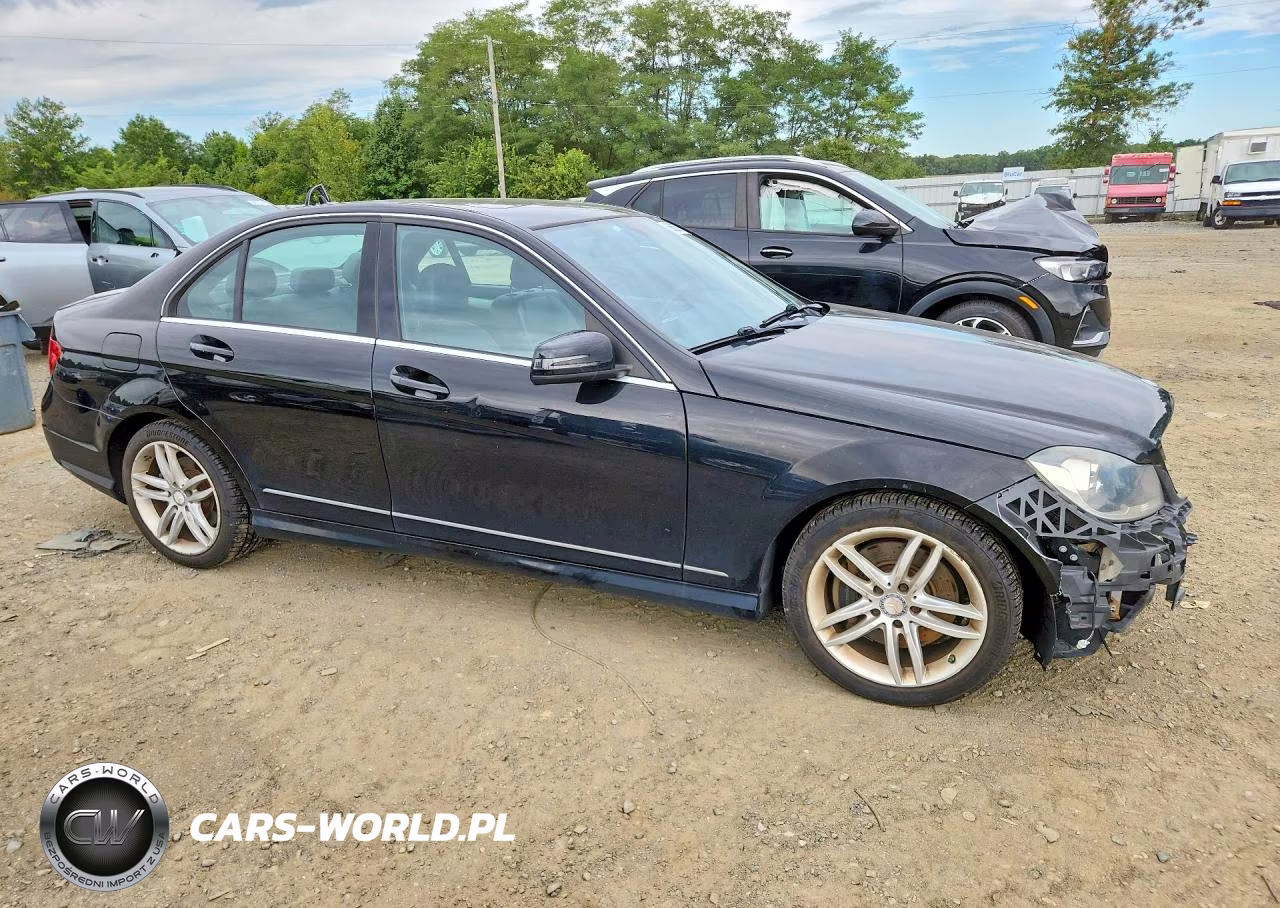 2014 Mercedes-Benz C 300 4Matic VIN:WDDGF8AB7EA935020 - 4
