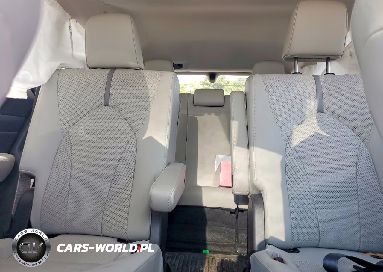 2025 Toyota Grand Highlander Platinum VIN:5TDAAAB53SS083052 - 10