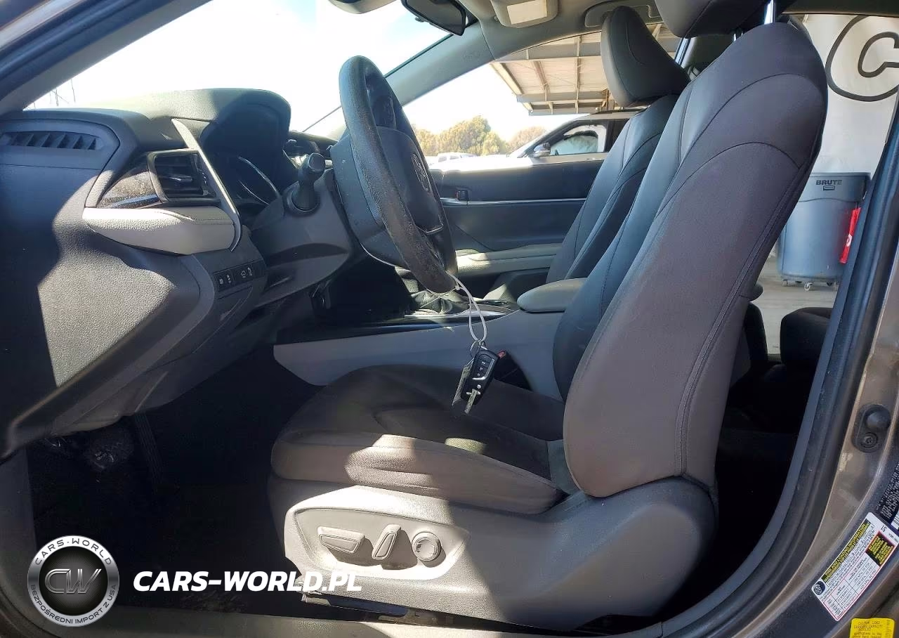 2019 Toyota Camry Le VIN:4T1B11HK1KU812769 - 7