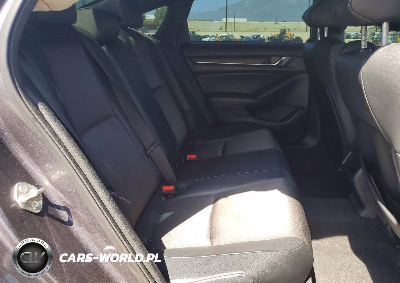 2018 Honda Accord Sport VIN:1HGCV1F39JA132452 - 10