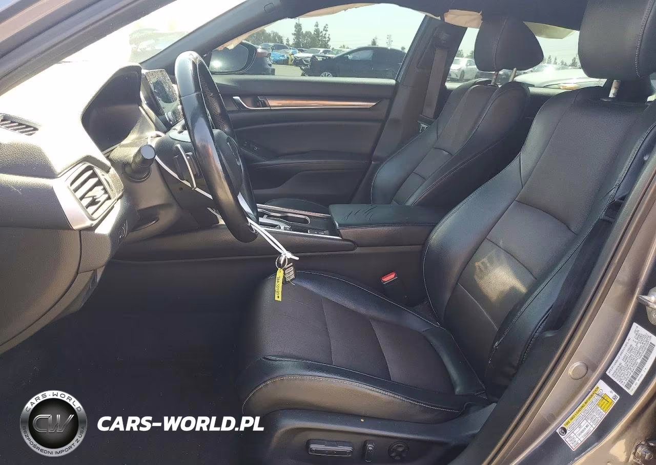 2018 Honda Accord Sport VIN:1HGCV1F39JA132452 - 7