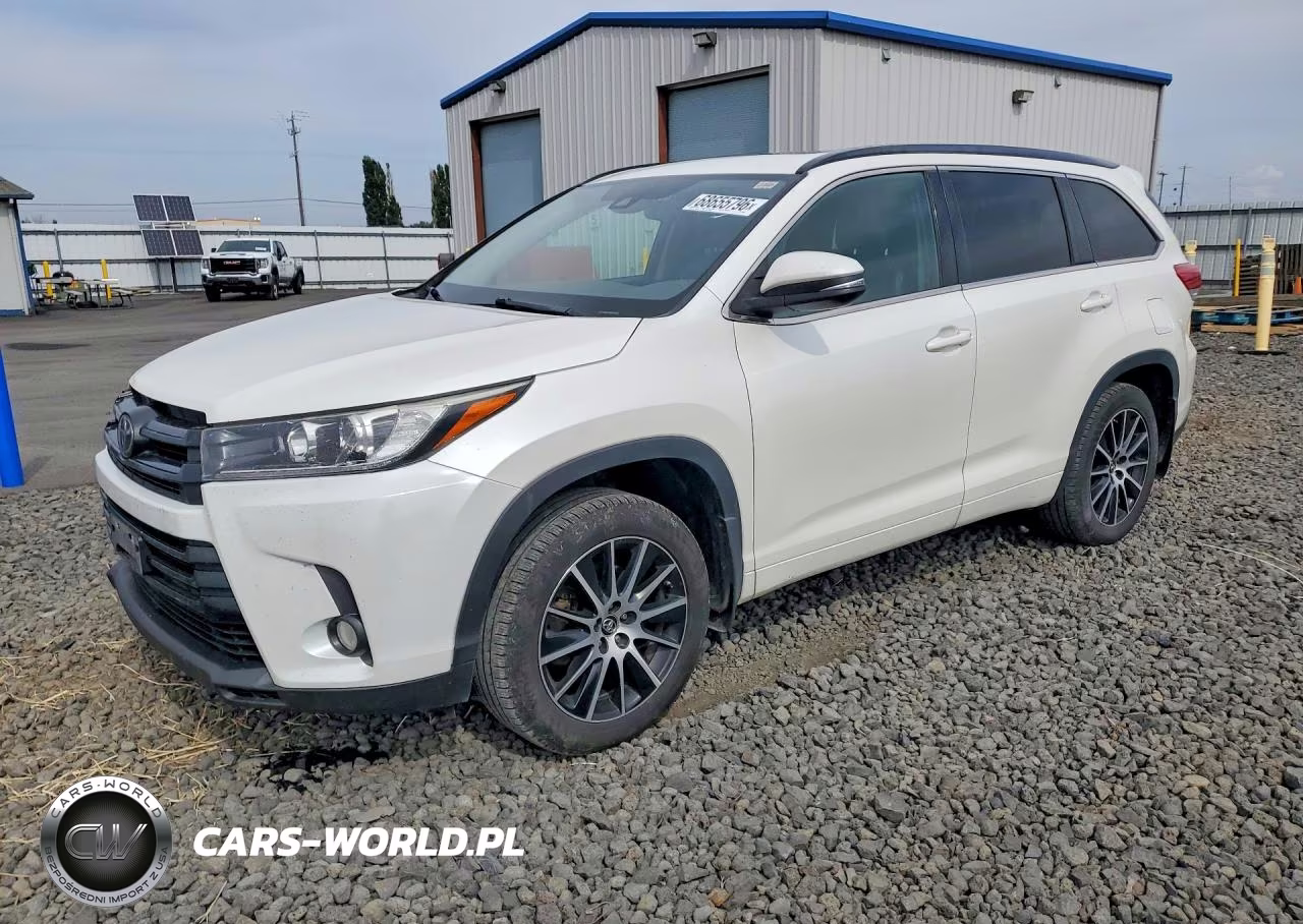 2017 Toyota Highlander Se