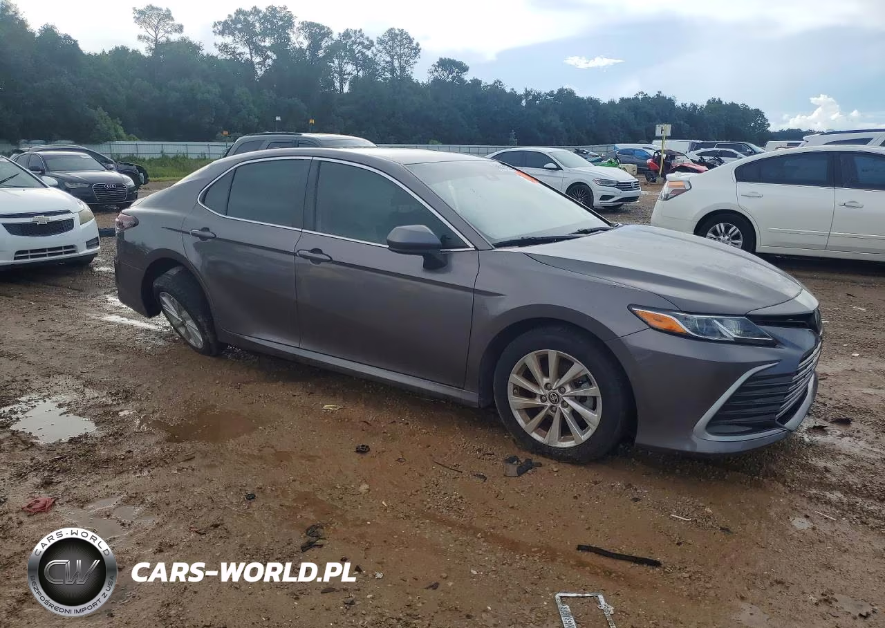 2022 Toyota Camry Le VIN:4T1C11AKXNU657139 - 4