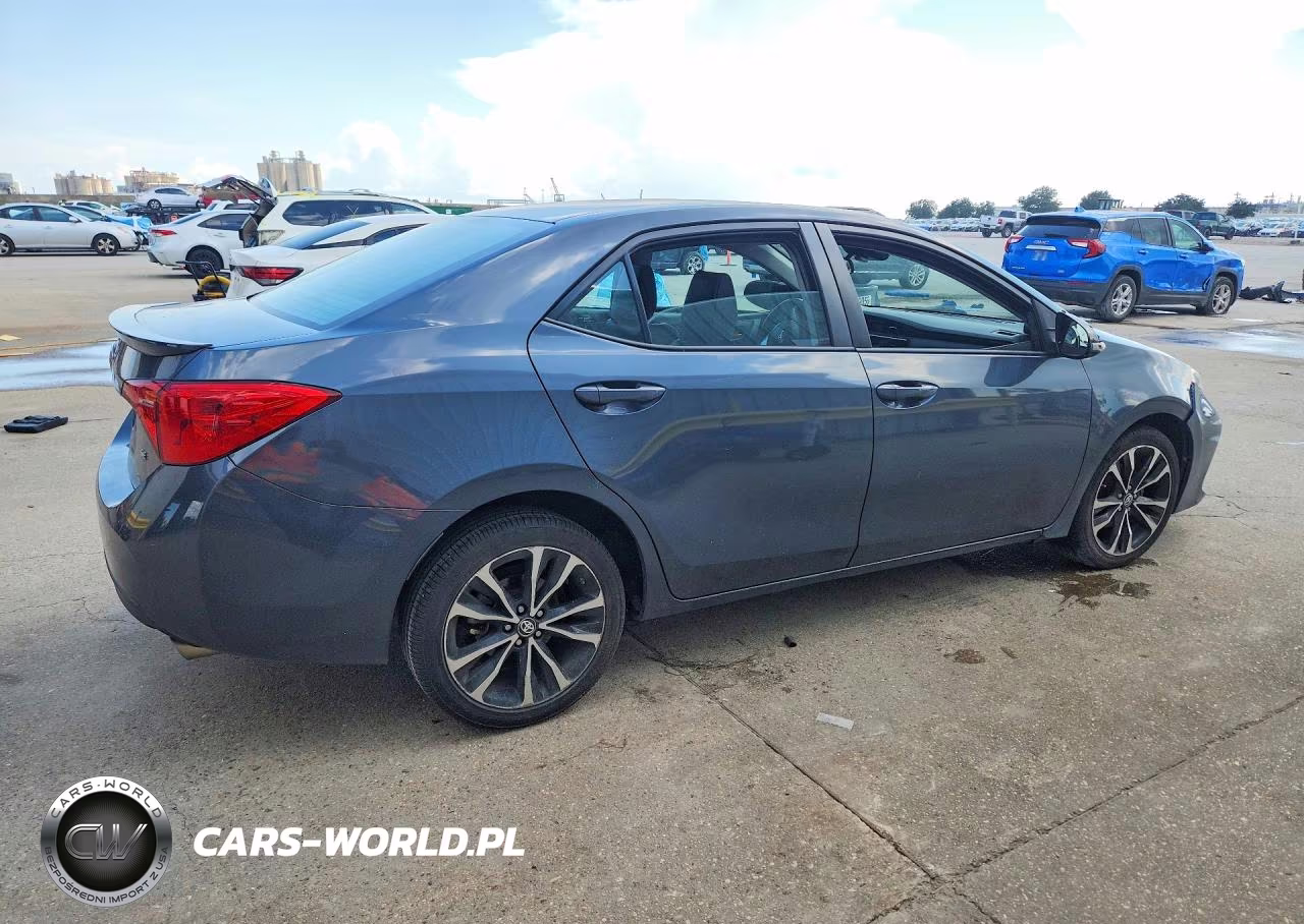 2017 Toyota Corolla Se VIN:5YFBURHE8HP710606 - 3