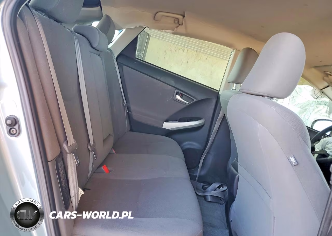 2013 Toyota Prius Three VIN:JTDKN3DU5D5559562 - 10