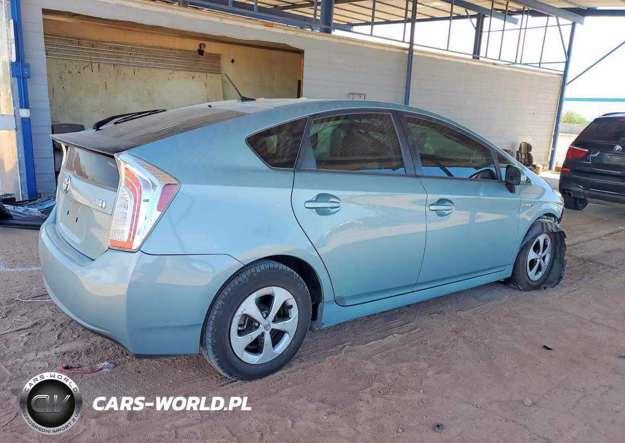 2013 Toyota Prius Three VIN:JTDKN3DU5D5559562 - 3