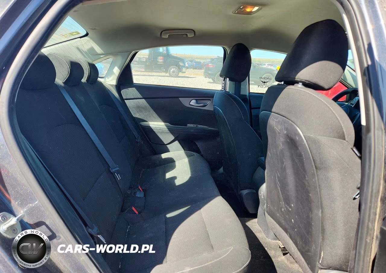 2021 Kia Forte Fe VIN:3KPF24AD0ME286281 - 10