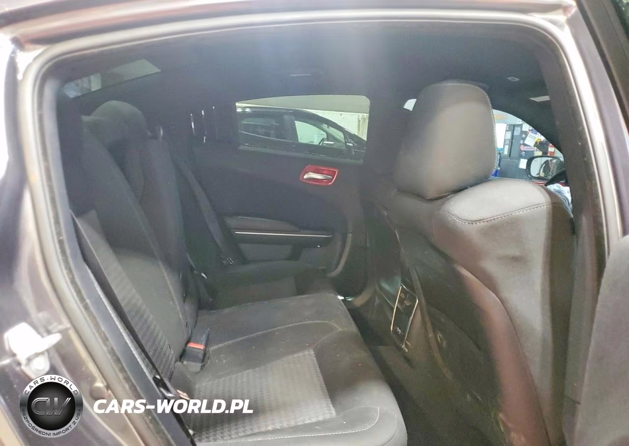 2019 Dodge Charger Scat Pack VIN:2C3CDXGJ0KH576165 - 10