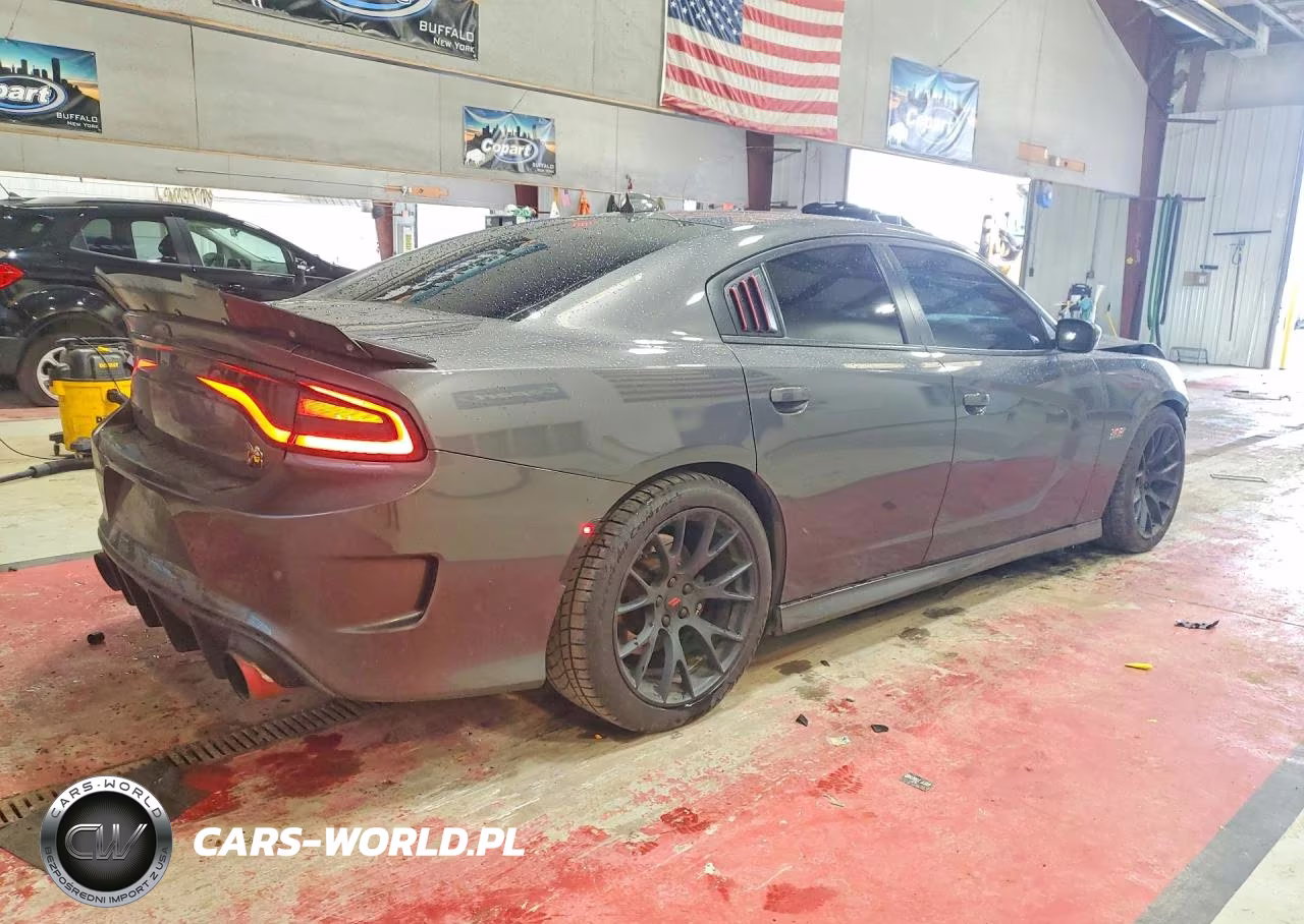 2019 Dodge Charger Scat Pack VIN:2C3CDXGJ0KH576165 - 3