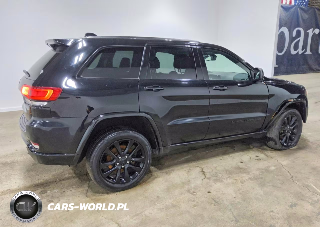 2019 Jeep Grand Cherokee Laredo VIN:1C4RJFAG5KC578261 - 3
