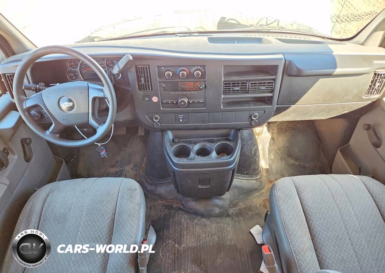 2010 Chevrolet Express G2500 VIN:1GCZGFDA0A1153210 - 8