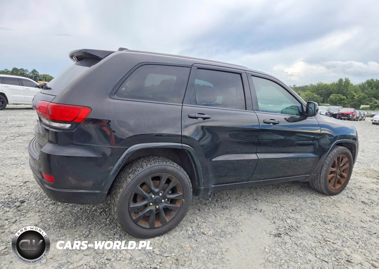 2019 Jeep Grand Cherokee Laredo VIN:1C4RJEAG8KC716031 - 3