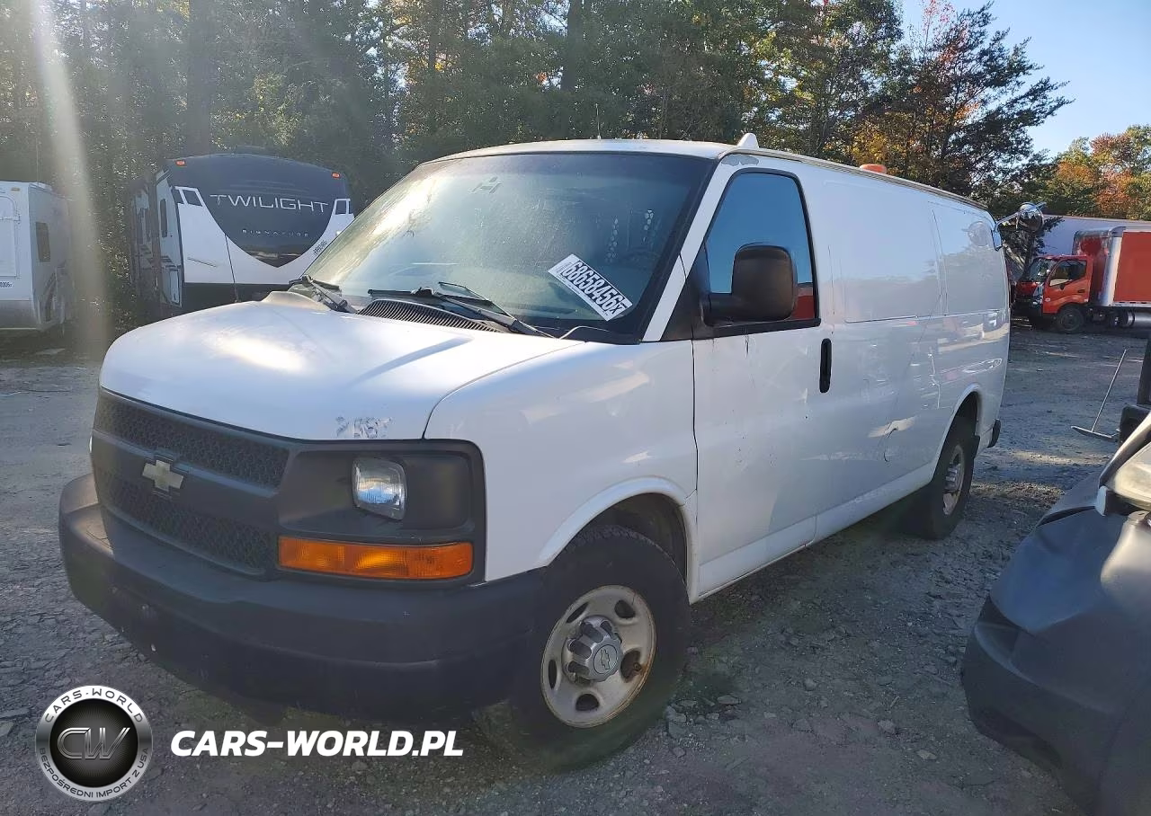 2011 Chevrolet Express G2500 VIN:1GCWGFCB5B1123540 - 1