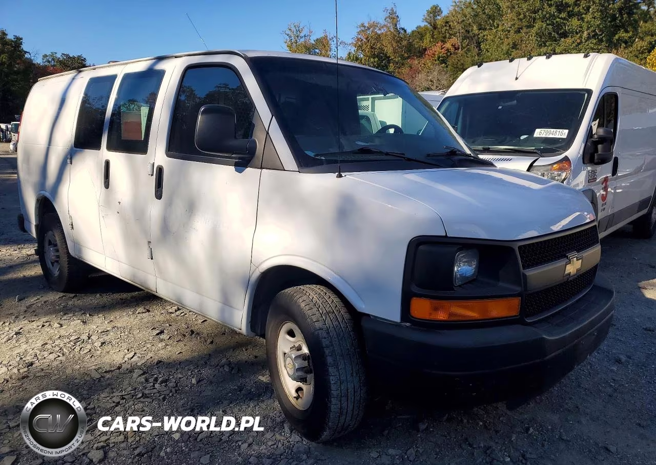 2011 Chevrolet Express G2500 VIN:1GCWGFCB5B1123540 - 4