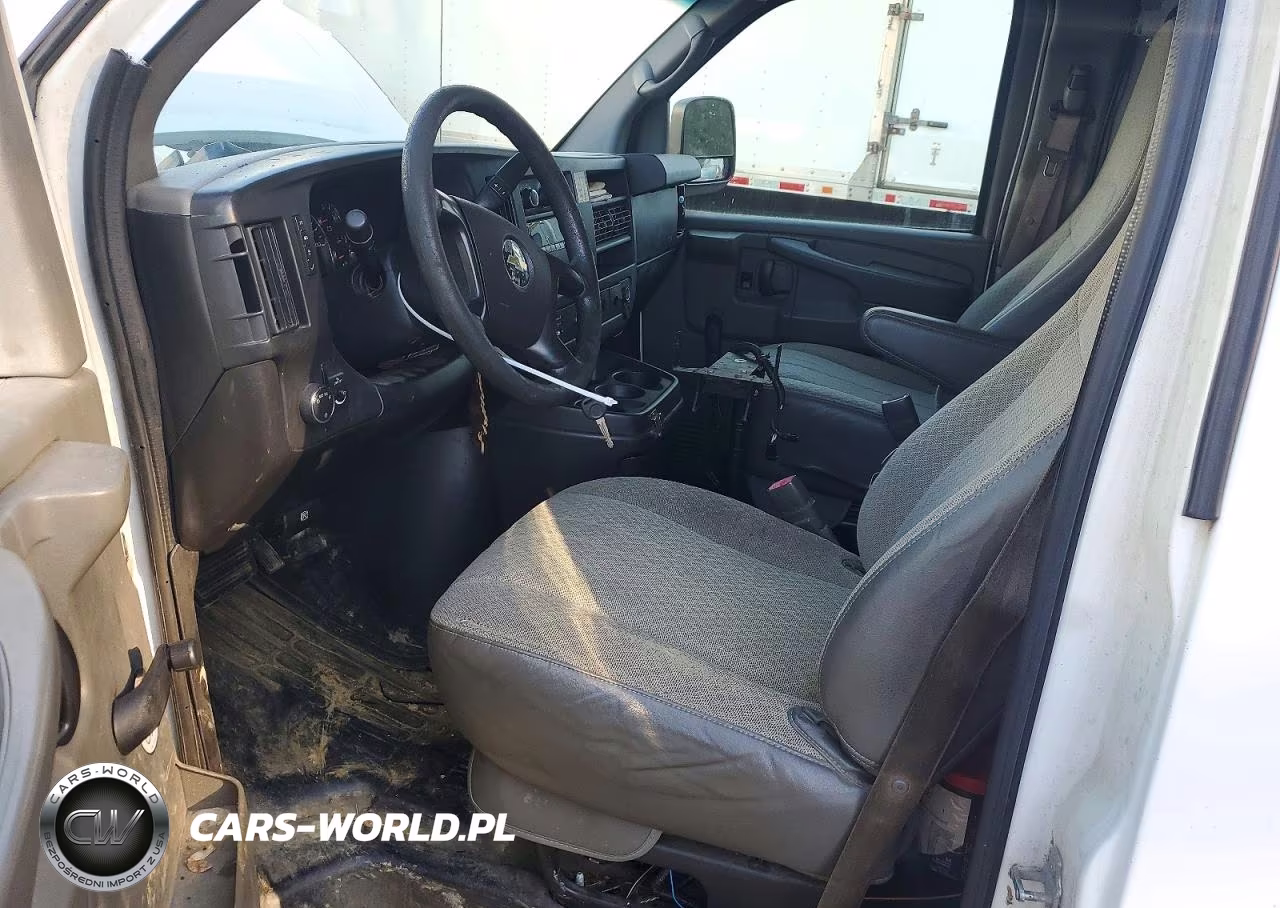 2011 Chevrolet Express G2500 VIN:1GCWGFCB5B1123540 - 7
