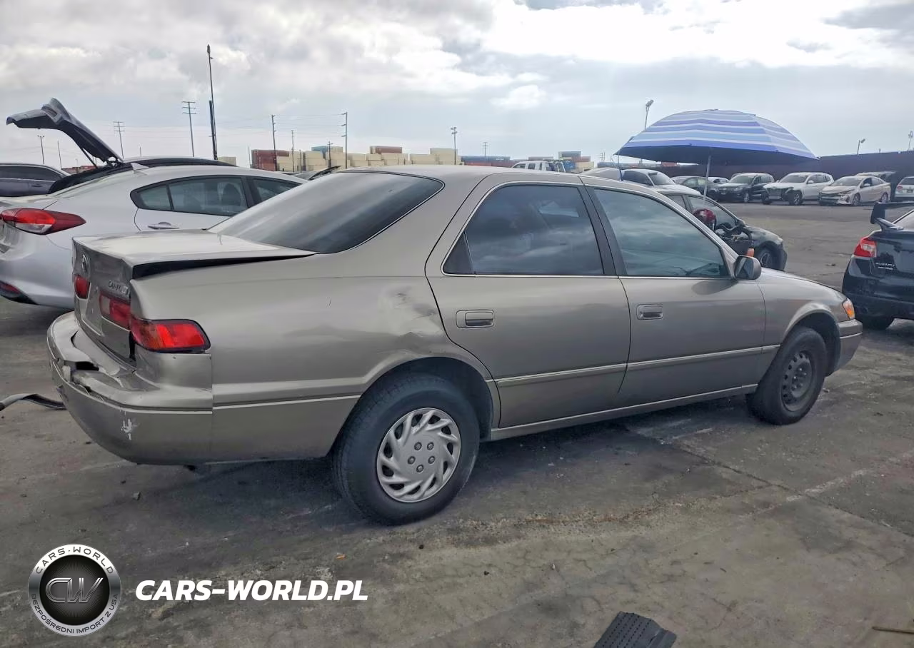 1997 Toyota Camry Le VIN:JT2BG22K4V0033369 - 3