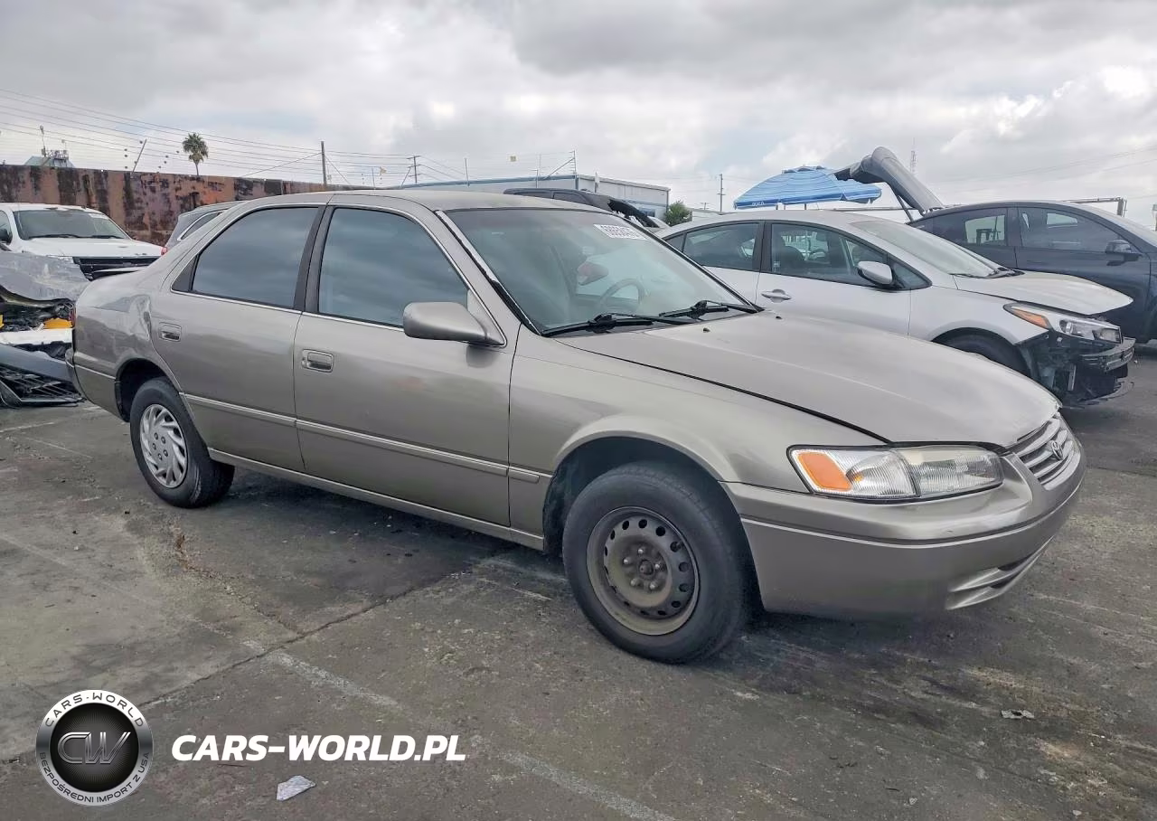 1997 Toyota Camry Le VIN:JT2BG22K4V0033369 - 4