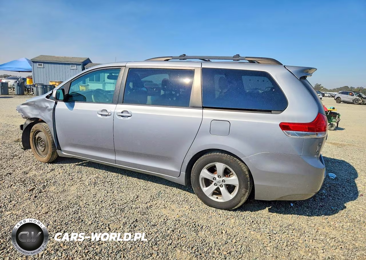 2011 Toyota Sienna Le VIN:5TDKK3DC1BS162762 - 2