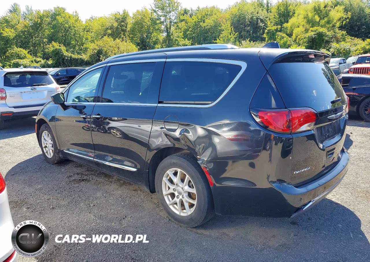 2020 Chrysler Pacifica Touring L VIN:2C4RC1BG2LR275989 - 2