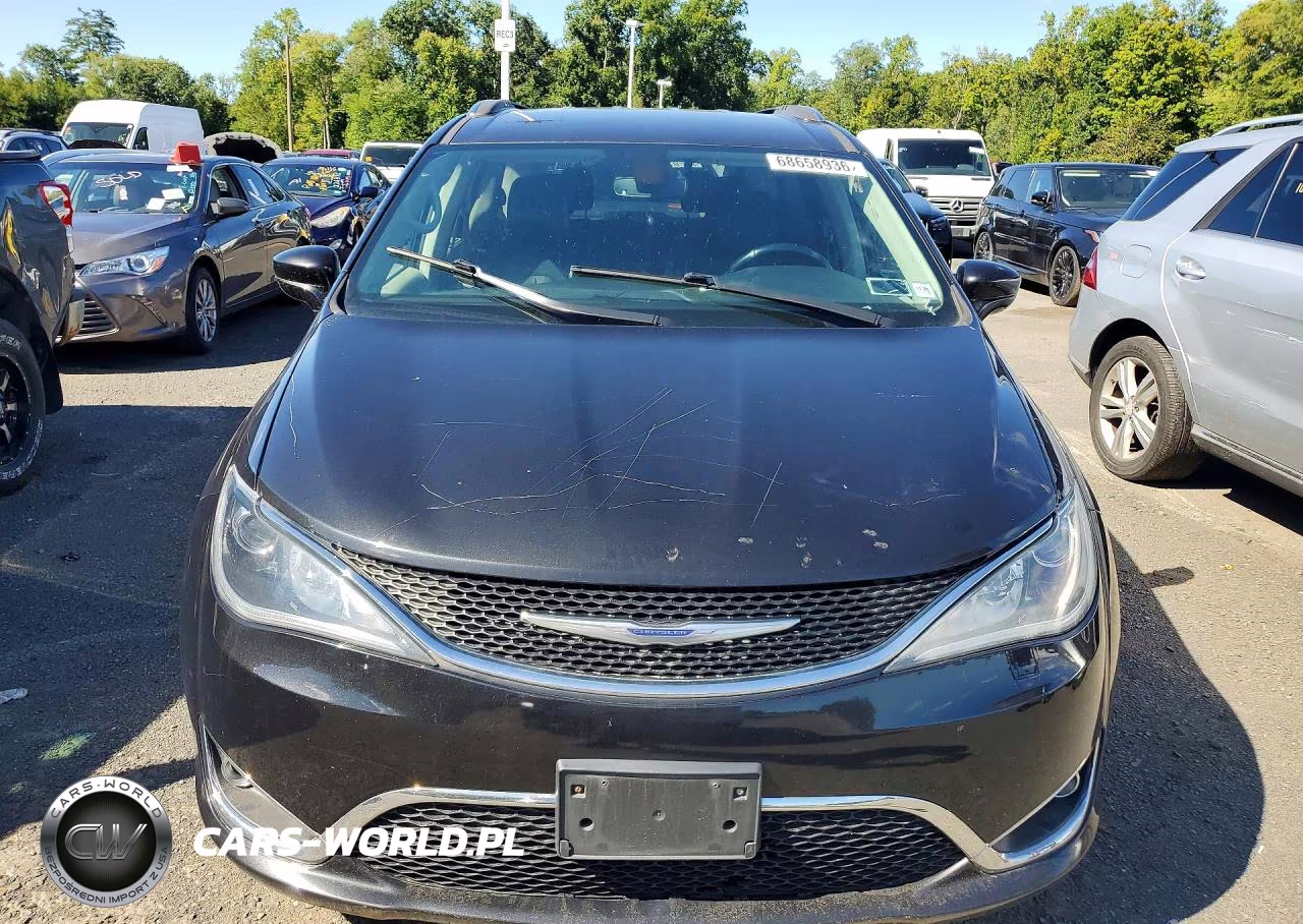 2020 Chrysler Pacifica Touring L VIN:2C4RC1BG2LR275989 - 5