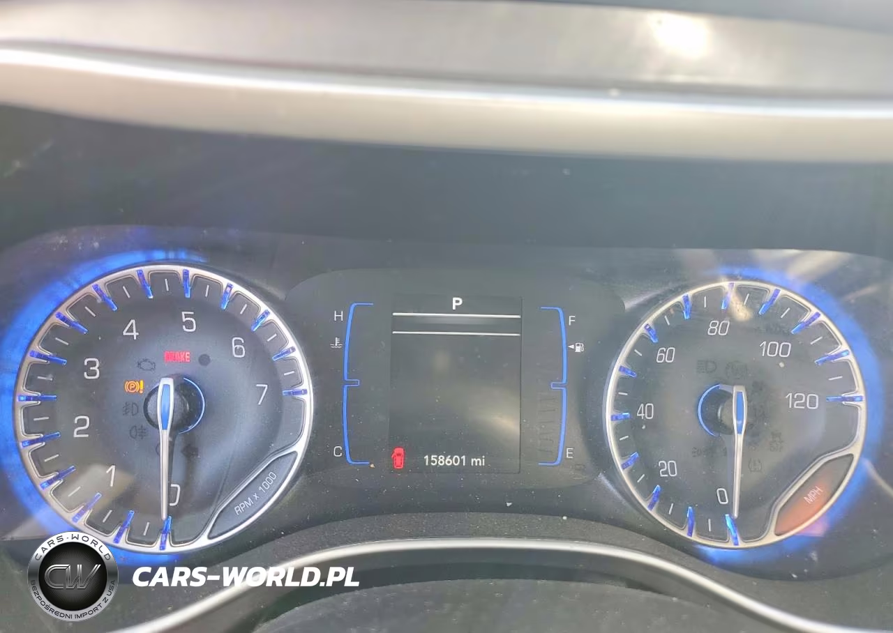 2020 Chrysler Pacifica Touring L VIN:2C4RC1BG2LR275989 - 9