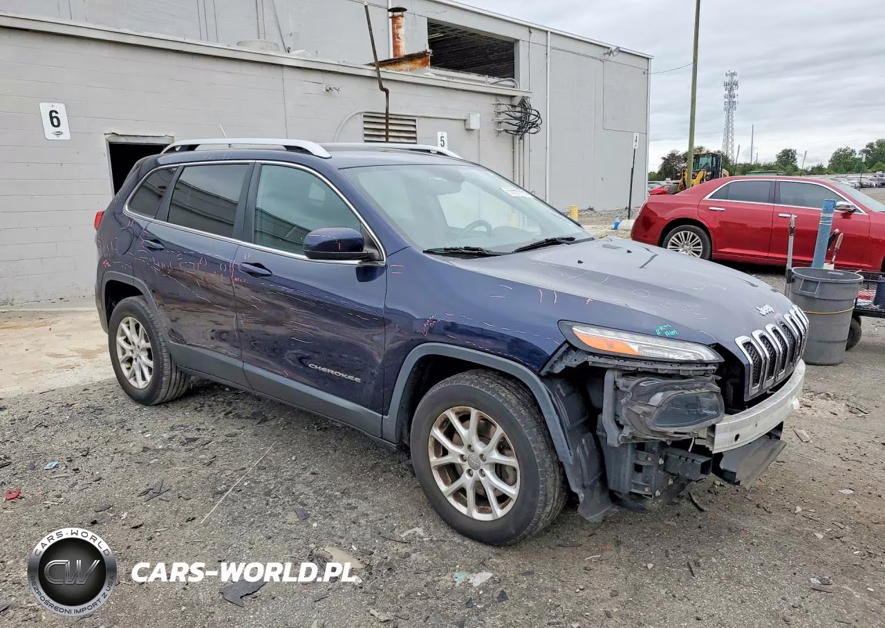 2015 Jeep Cherokee Latitude VIN:1C4PJMCB7FW546042 - 4