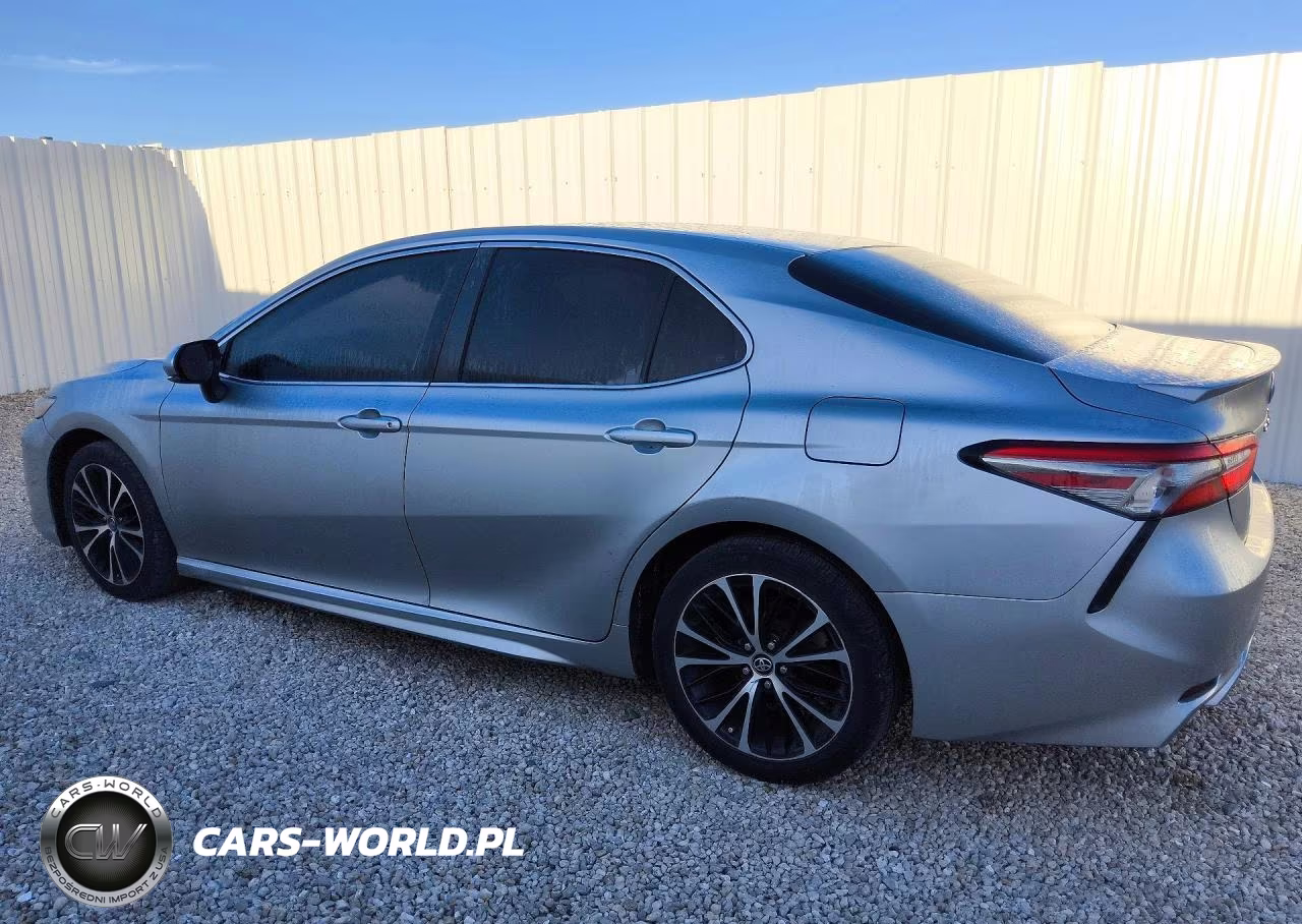 2018 Toyota Camry Se VIN:4T1B11HKXJU147031 - 2