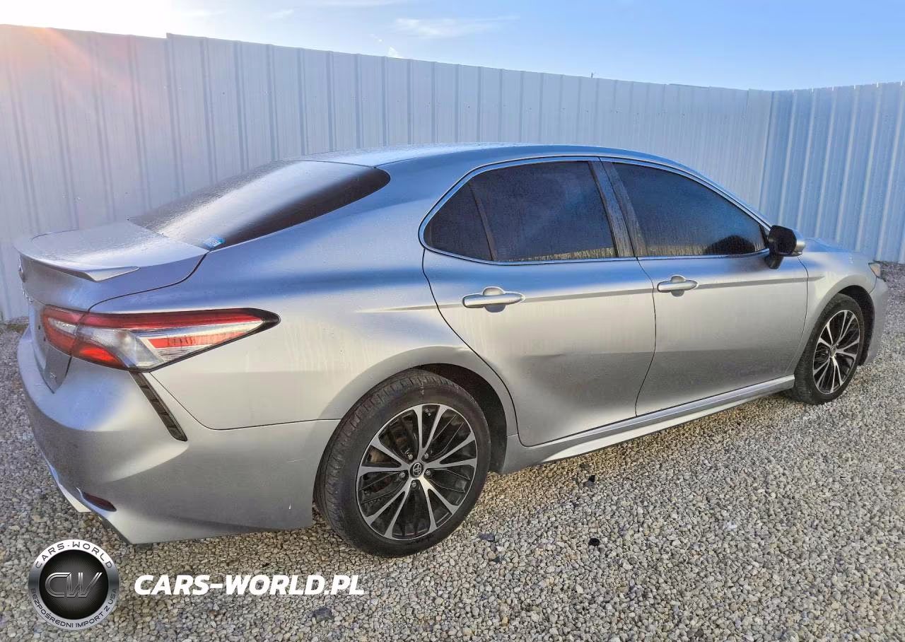 2018 Toyota Camry Se VIN:4T1B11HKXJU147031 - 3