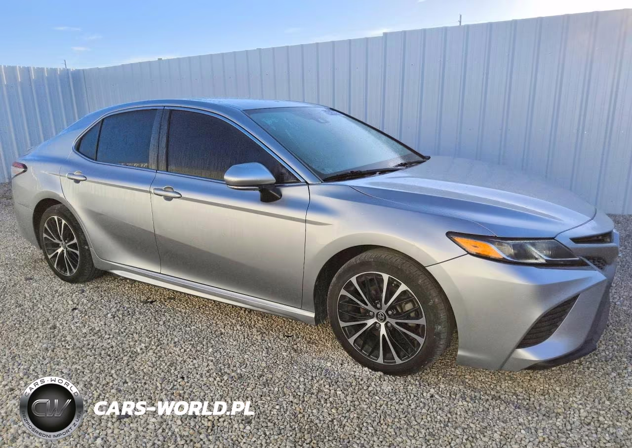 2018 Toyota Camry Se VIN:4T1B11HKXJU147031 - 4