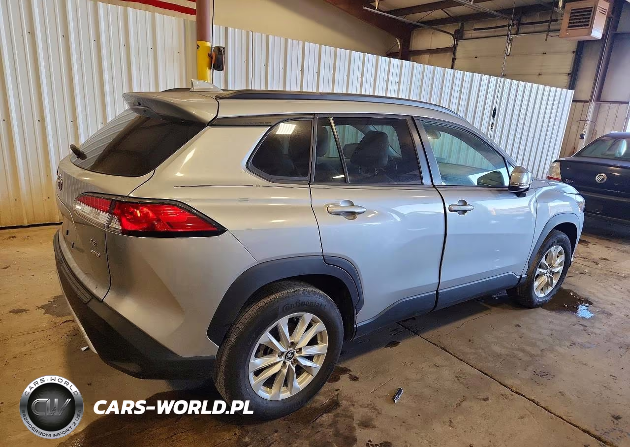 2024 Toyota Corolla Cross Le VIN:7MUBAABG8RV090200 - 3