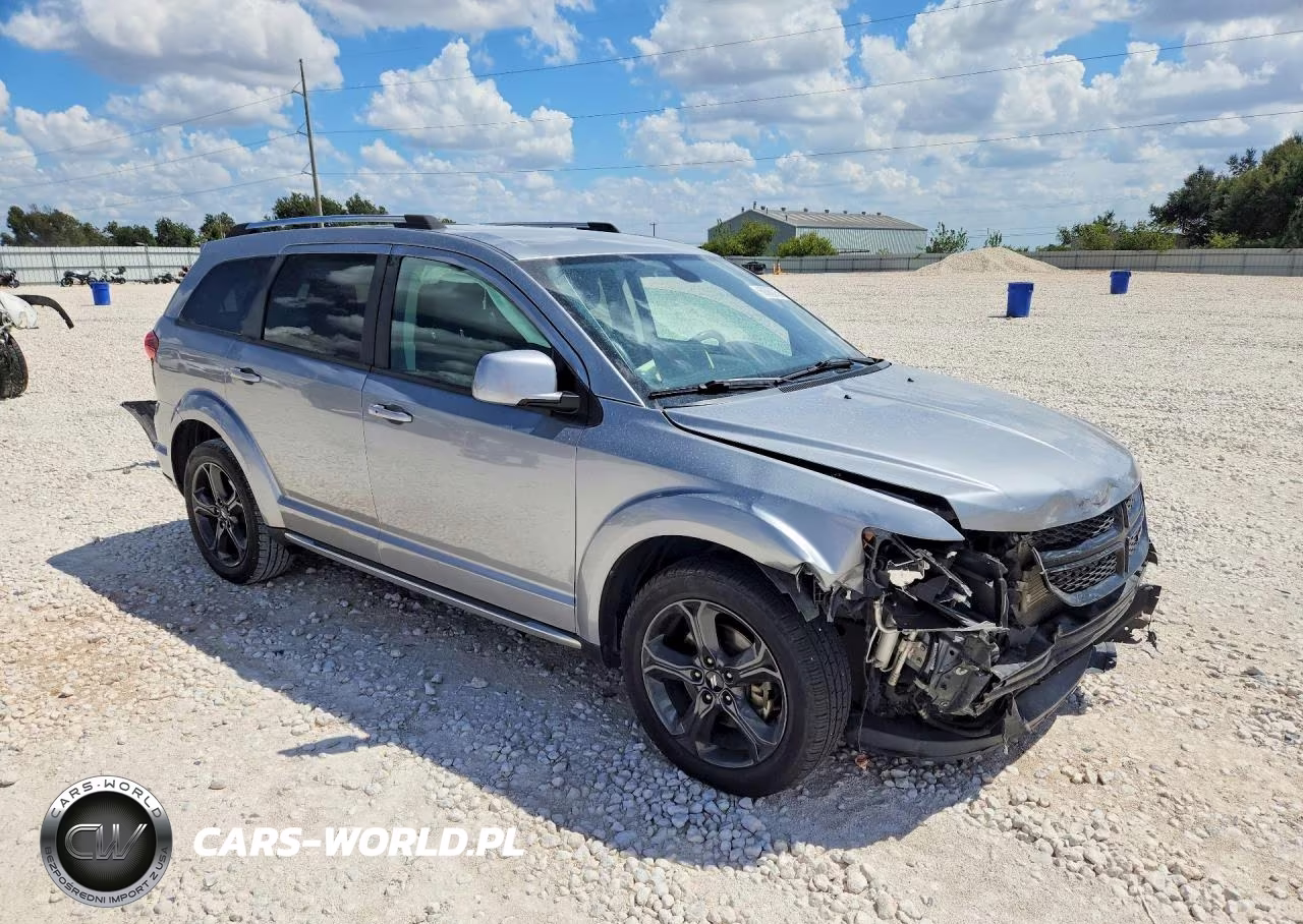2018 Dodge Journey Crossroad VIN:3C4PDDGG4JT371339 - 4