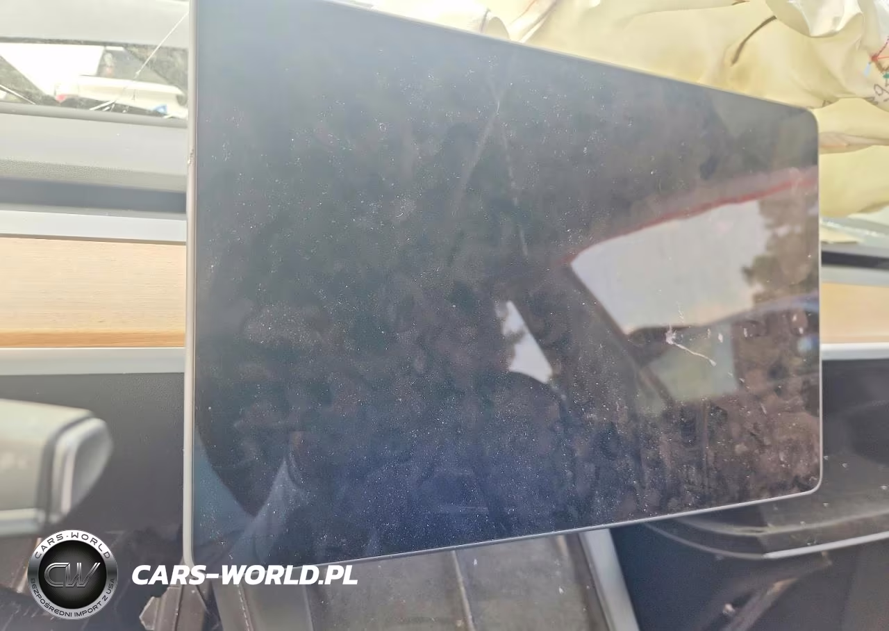2023 Tesla Model Y VIN:7SAYGDEE7PA082962 - 9