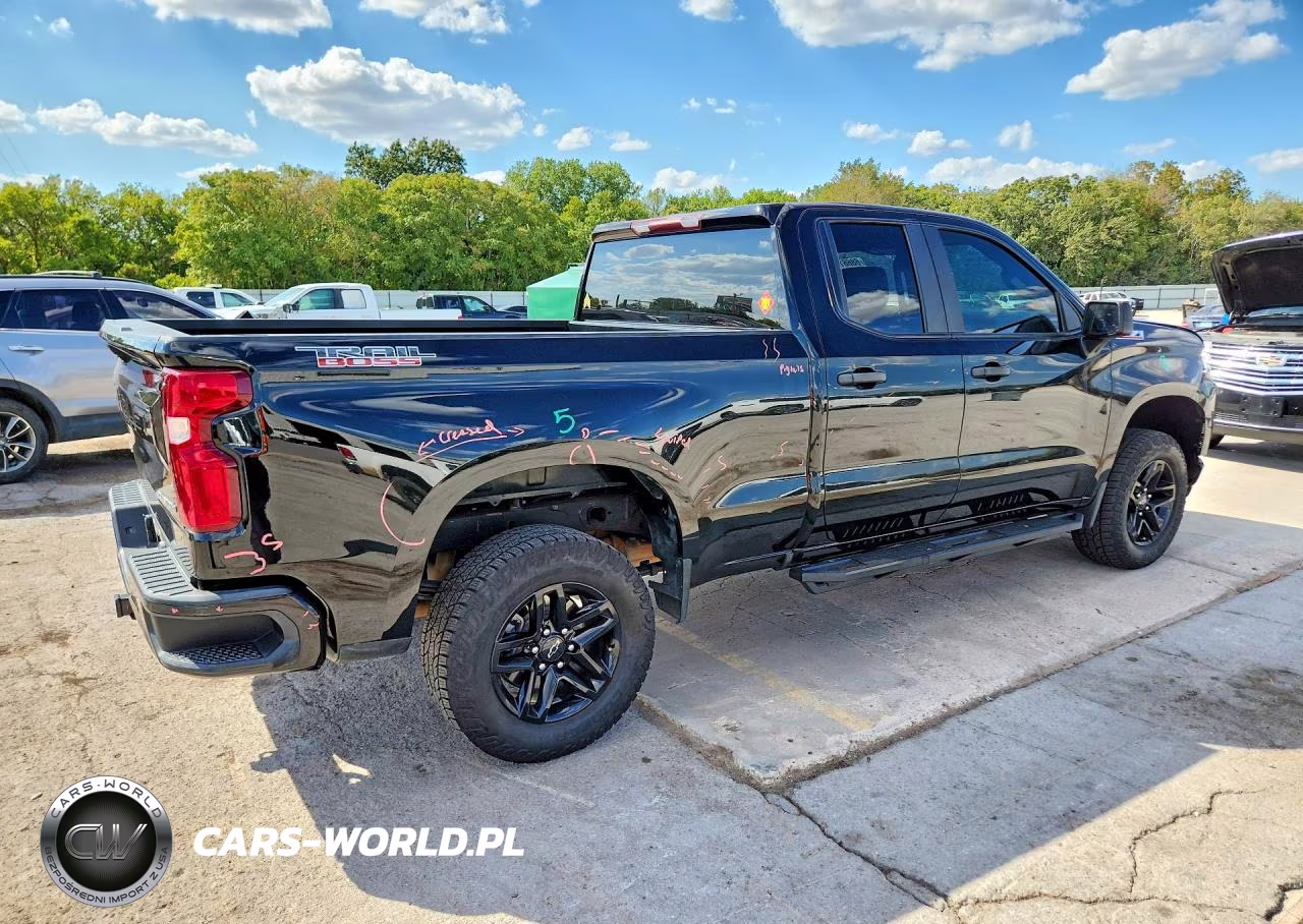 2020 Chevrolet Silverado K1500 Trail Boss Custom VIN:1GCRYCEF4LZ368728 - 3