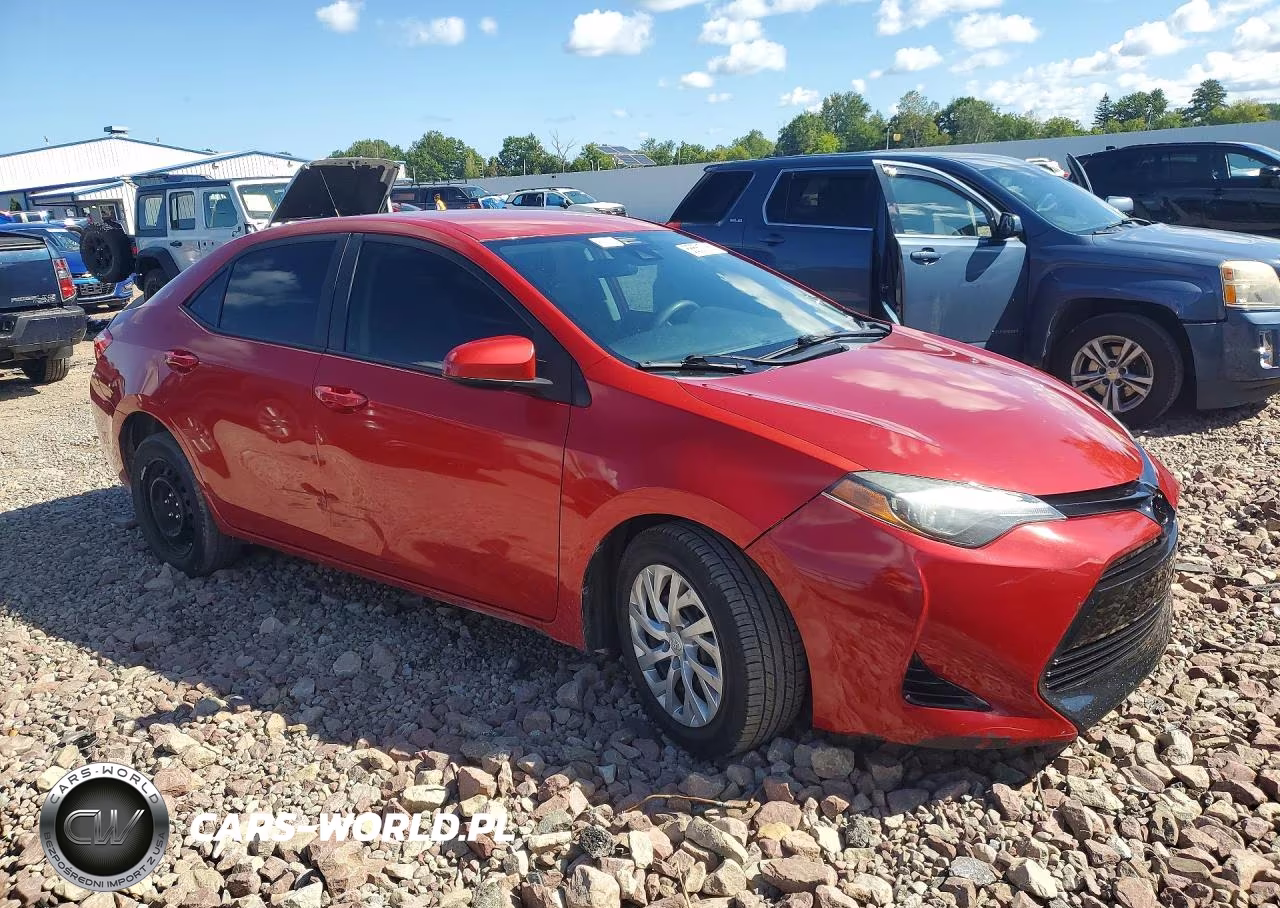 2019 Toyota Corolla Le VIN:5YFBURHE4KP898774 - 4