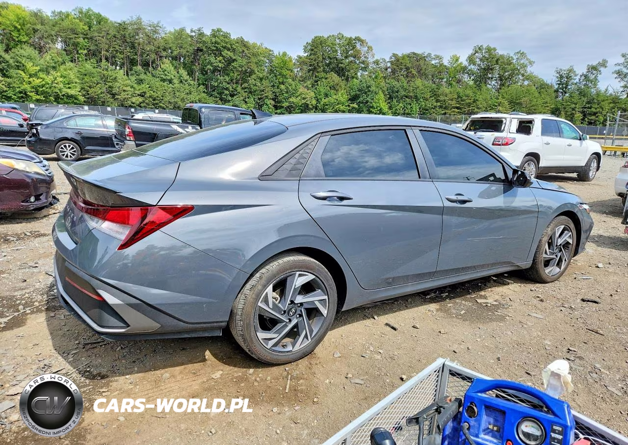 2025 Hyundai Elantra Sel Sport VIN:KMHLM4DG9SU039967 - 3