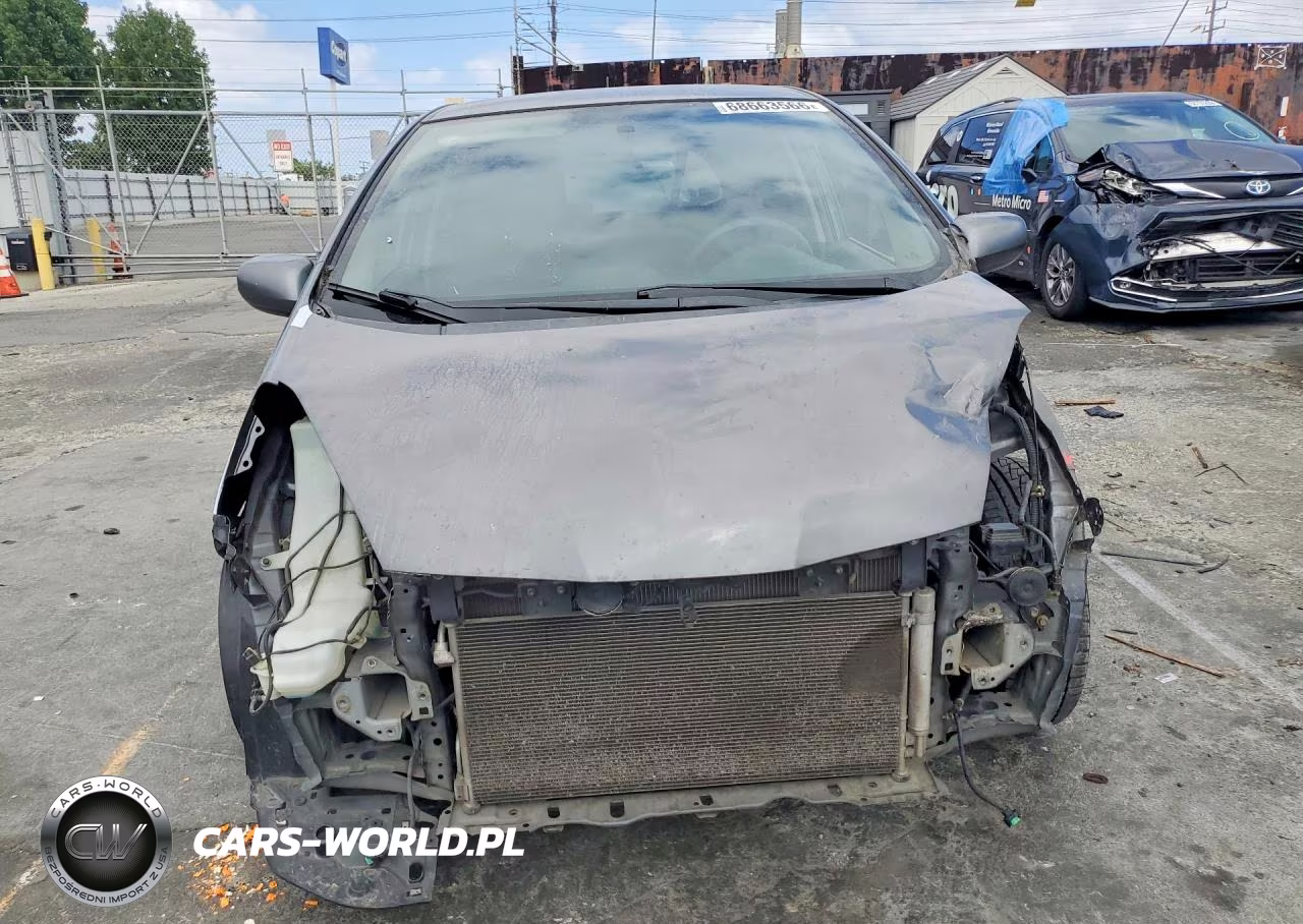 2013 Honda Fit Sport VIN:JHMGE8H59DC001486 - 5