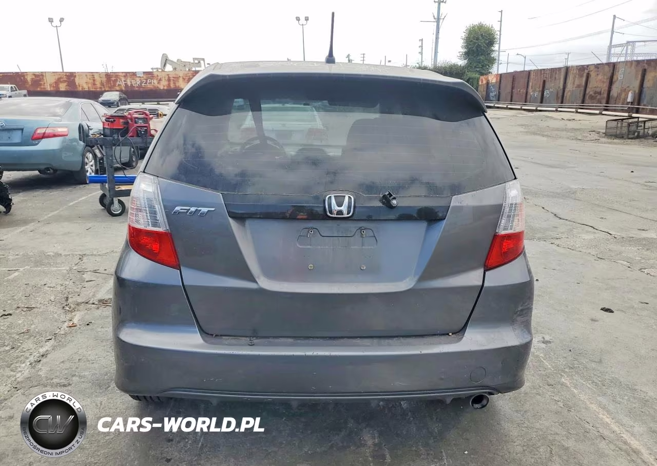 2013 Honda Fit Sport VIN:JHMGE8H59DC001486 - 6