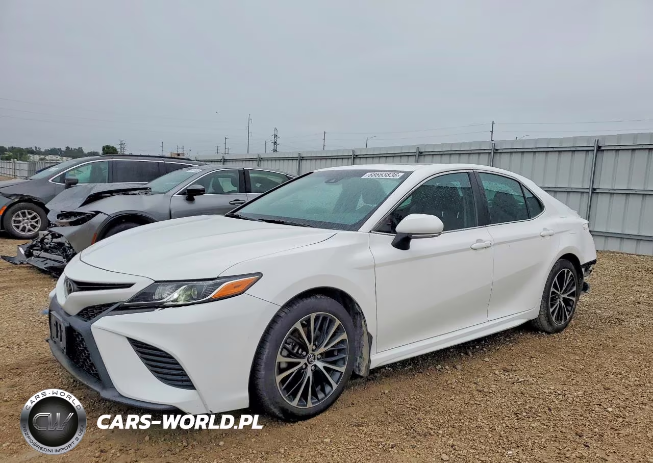 2018 Toyota Camry Se VIN:4T1B11HK2JU152711 - 1