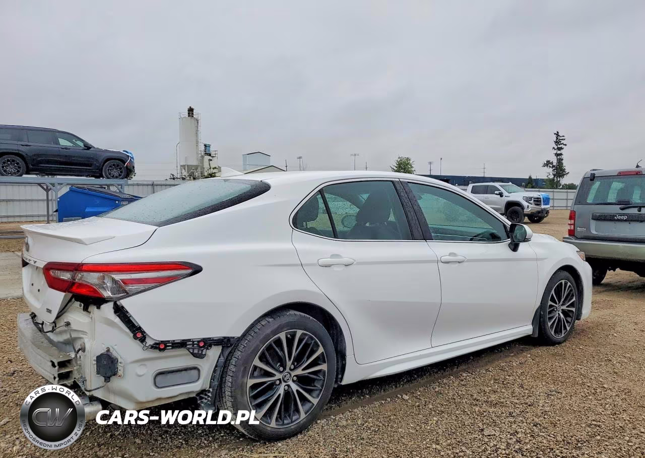 2018 Toyota Camry Se VIN:4T1B11HK2JU152711 - 3