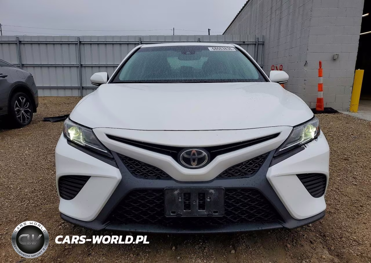 2018 Toyota Camry Se VIN:4T1B11HK2JU152711 - 5