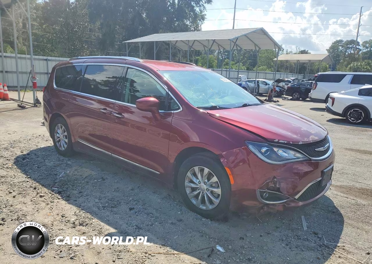 2019 Chrysler Pacifica Touring L VIN:2C4RC1BG4KR636430 - 4