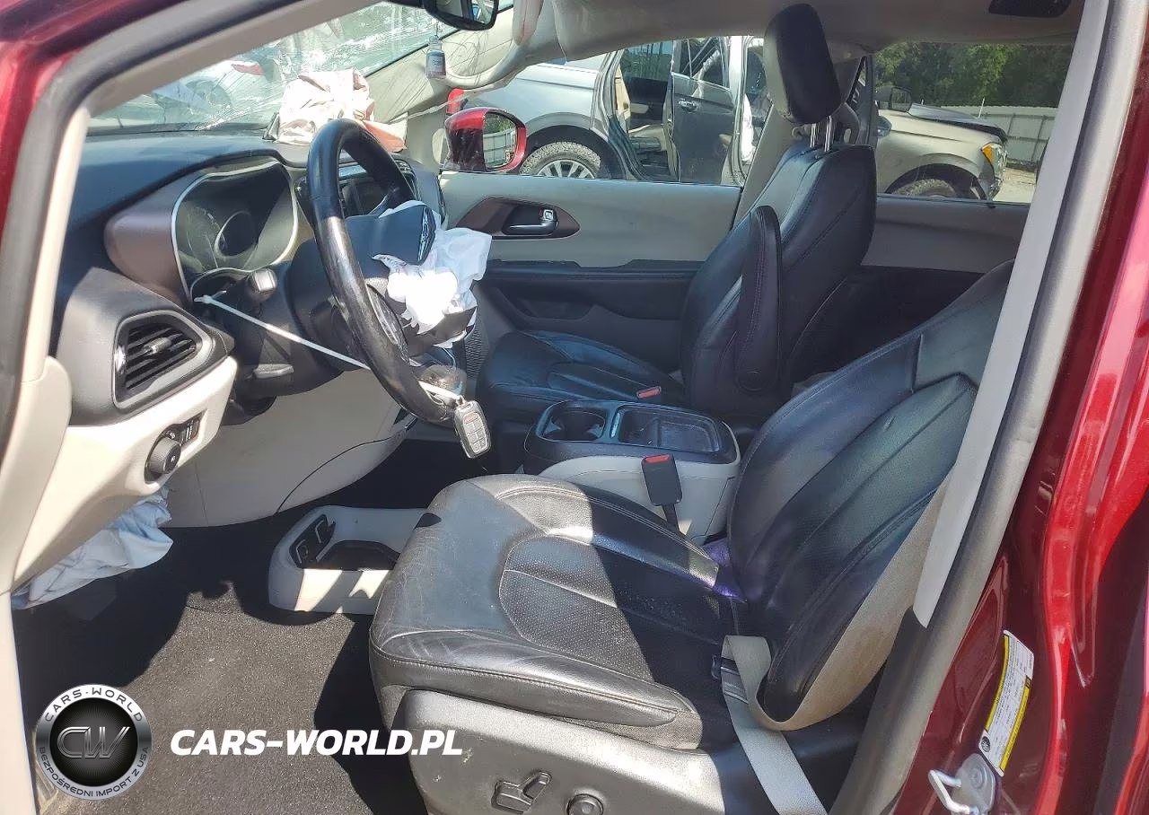 2019 Chrysler Pacifica Touring L VIN:2C4RC1BG4KR636430 - 7