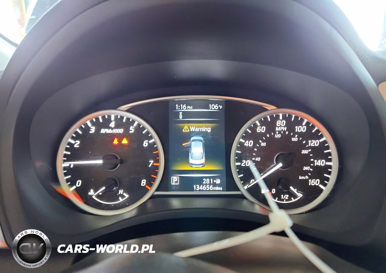 2018 Nissan Sentra S VIN:3N1AB7AP7JY264216 - 9