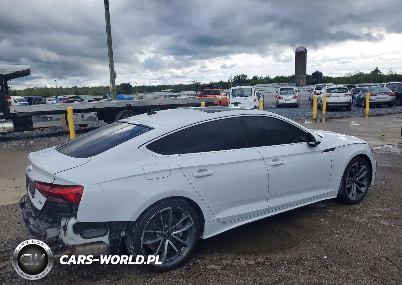 2024 Audi A5 Premium Plus 45 VIN:WAUFACF54RA114292 - 3