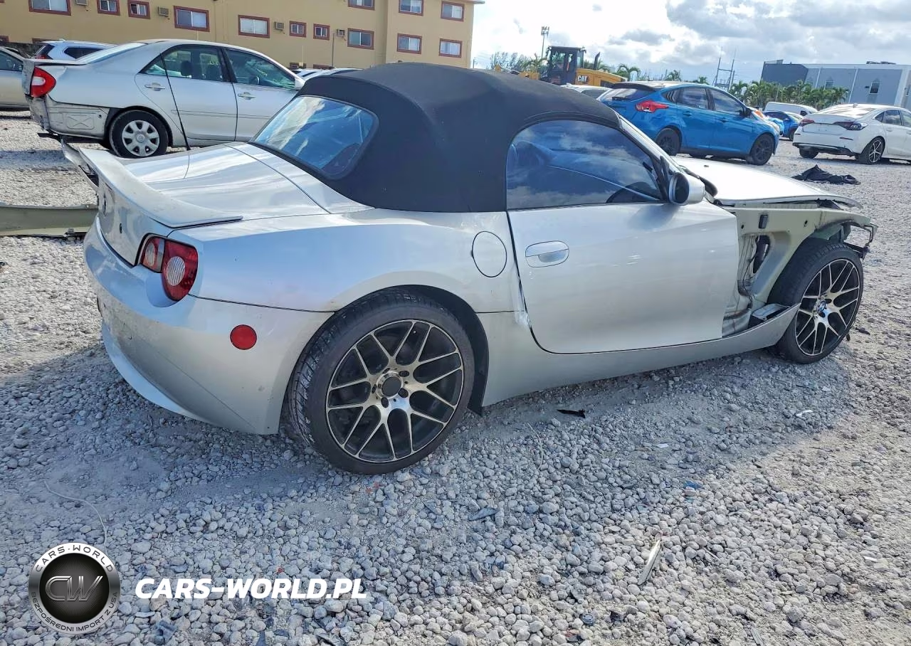 2005 BMW Z4 3.0 VIN:4USBT53545LU11177 - 3